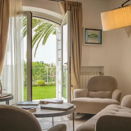 & Restaurant Alain Llorca 4*