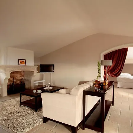 & Restaurant Alain Llorca Hotel 4*